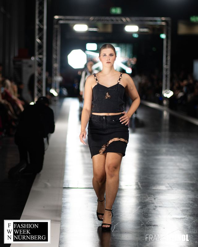 FASHION WEEK LOOK 8 Top