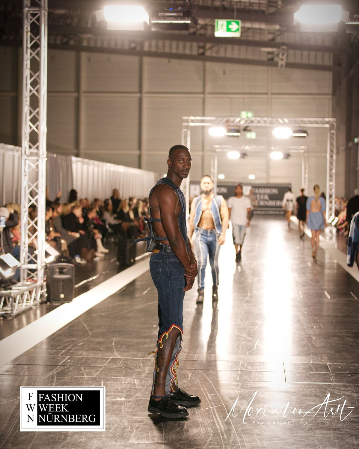 FASHION WEEK LOOK 13 Flammen Hose