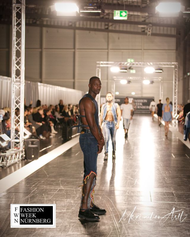 FASHION WEEK LOOK 13 Flammen Hose