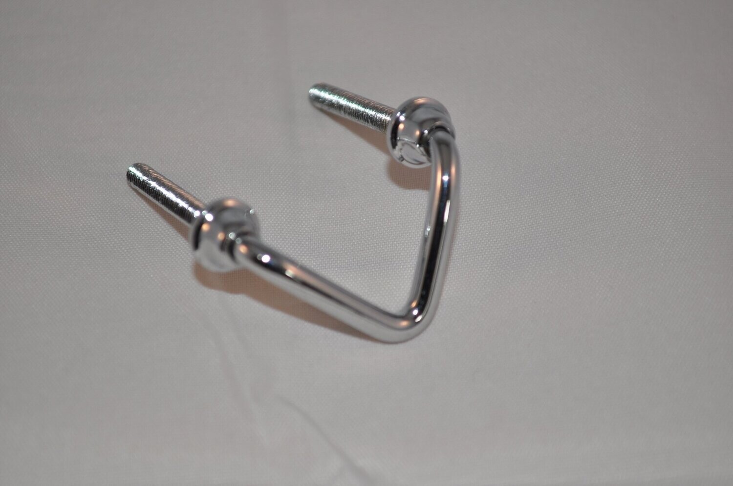 Tragriemenhalter, spitze- Form, verchromt, 1 Paar