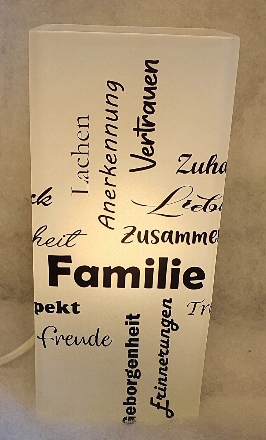 Tischlampe / Nachttischlampe aus Frostglas mit Spruch, "Familie", handmade