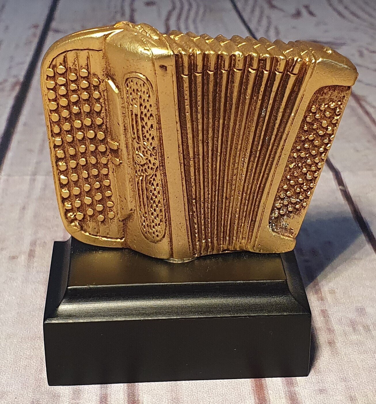 Knopfakkordeon - Modell - Skulptur, Goldfarben matt