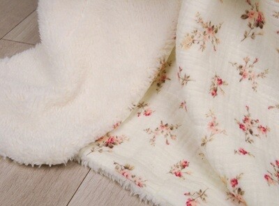 Kocyki z lekkim futerkiem/ barankiem