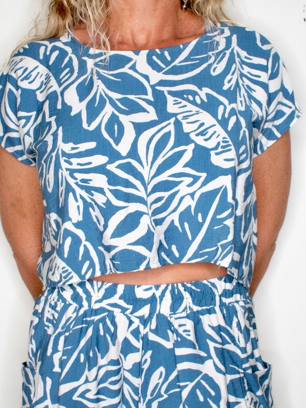 Leaf print crop