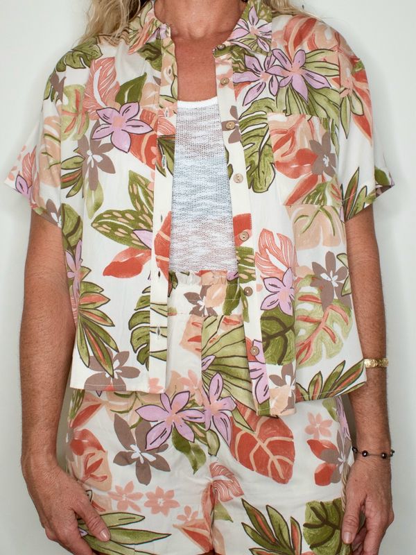 Tropical print Button Crop