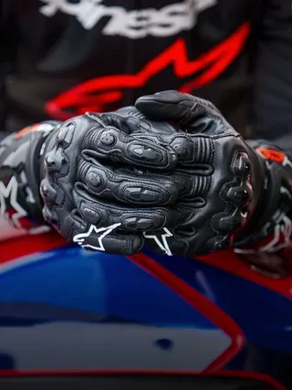 GUANTES