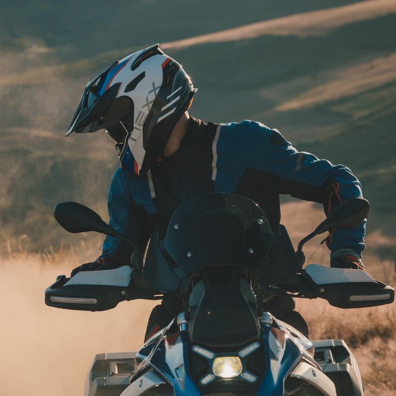 CASCO NEXX Y TRAVELER