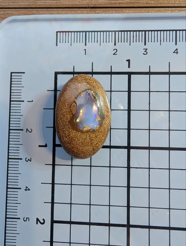 Cabochon - Boulder incrustation opale