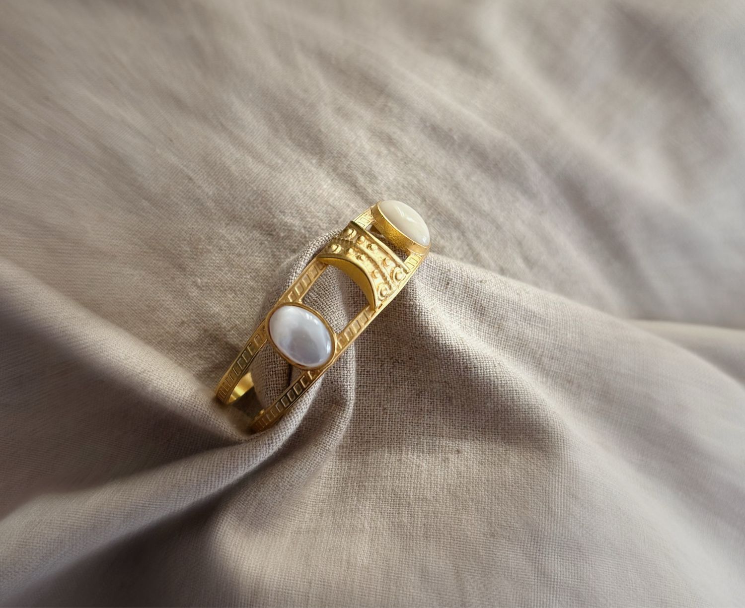 White Golden Grace Bangle
