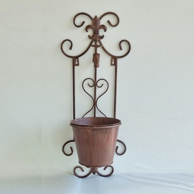 Decorative hanging pot plant holder (tap) rust
