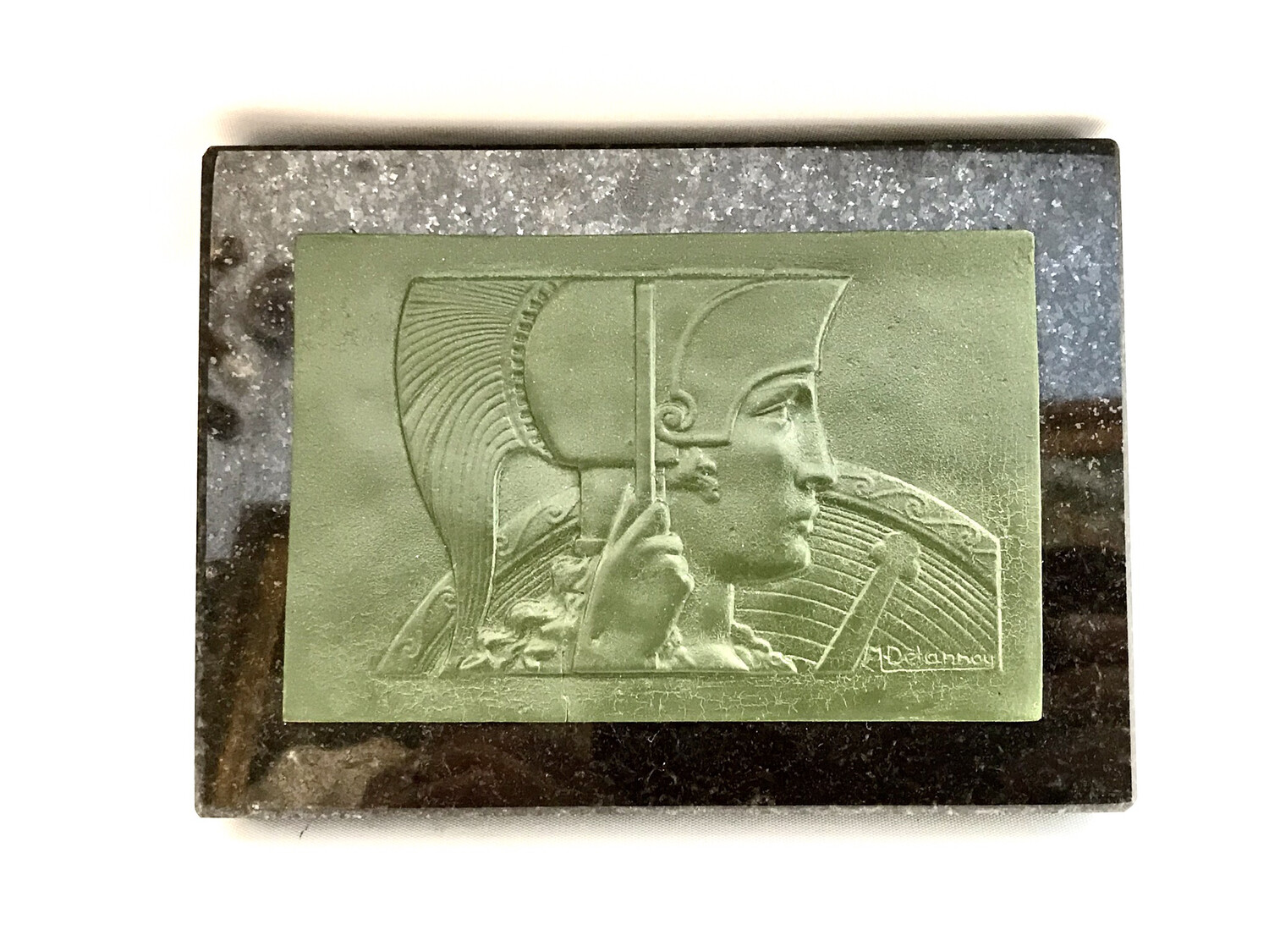 Briefbeschwerer Paperweight Jugendstil Art Deco Krieger der Antike auf Marmorsockel signiert M. Delannoy