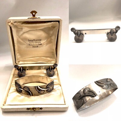 Jugendstil Serviettenring und Messerbank aus 950 Silber signiert Louis Mathey Paris im Original Etui um 1905 Frankreich