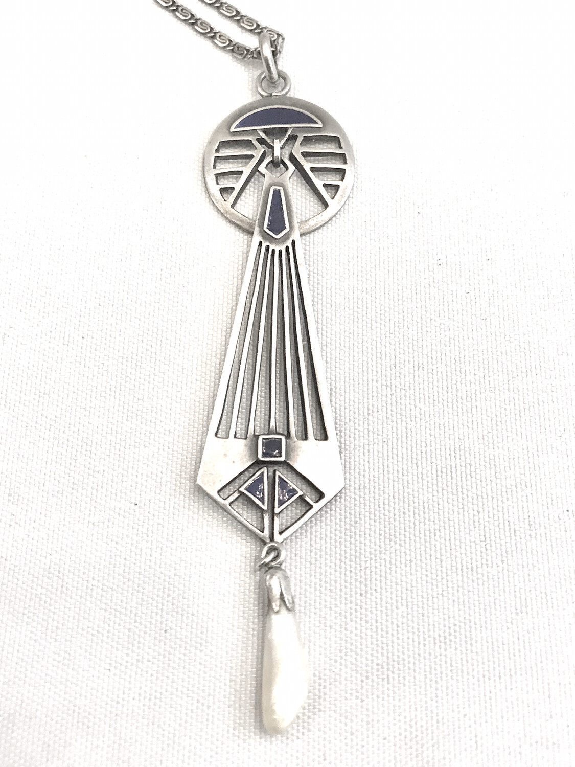 Seltener signierter “Levinger” Silber Anhänger Designer Franz Boeres blaues Email , Perle , Sezession um 1904, rare Art Nouveau enameled pendant signed Sezessionist