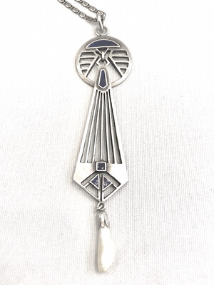 Seltener signierter “Levinger” Silber Anhänger Designer Franz Boeres blaues Email , Perle , Sezession um 1904, rare Art Nouveau enameled pendant signed Sezessionist
