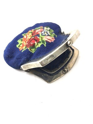 Tasche Portemonnaie Geldbeutel Geldbörse Silber Bügel gepunzt Holland 1881 gestickter Stoff, dutch Silver frame purse with needlework
