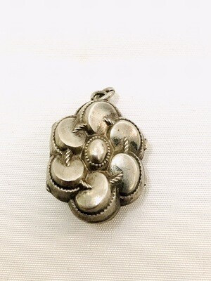 Silber Medaillon Amulett zum Öffnen um 1880 Frankreich ungewöhnliche Form, victorian silver locket