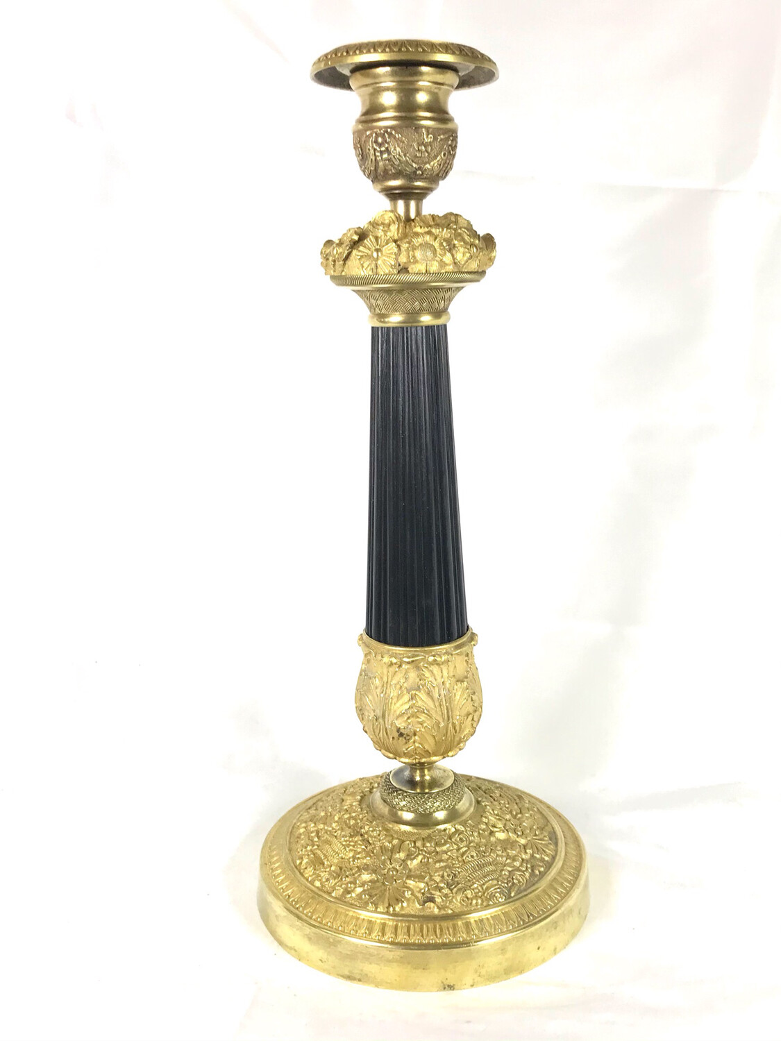 Mächtiger Kerzenleuchter 19. Jahrhundert Bronze vergoldet und geschwärzt um 1840 Frankreich , French gilt bronze candlestick early victorian