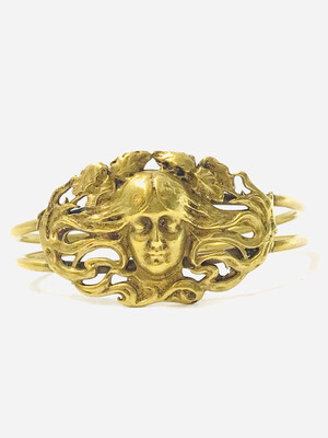 Vergoldeter Jugendstil Armreif um 1900 mit Frauenkopf im Stil von Medusa , gilt metal art nouveau bangle bracelet with medusa like maiden