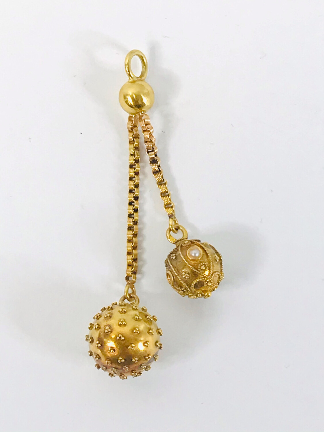Anhänger ohne Kette 750 Gold 2 Kugelanhänger mit aufgelöteten Kügelchen mit Perlen 19. Jahrhundert Frankreich Morgenstern, french pendant with double ball suspensions pearls ca. 1850
