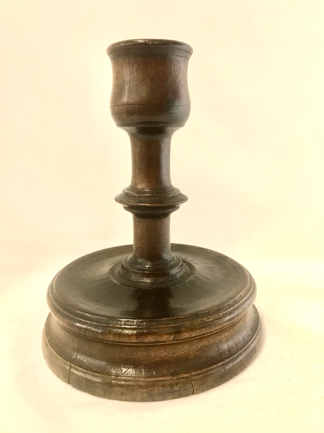 Seltener antiker Holz Kerzenleuchter , rare antique wooden candlestick treen ca. 1650