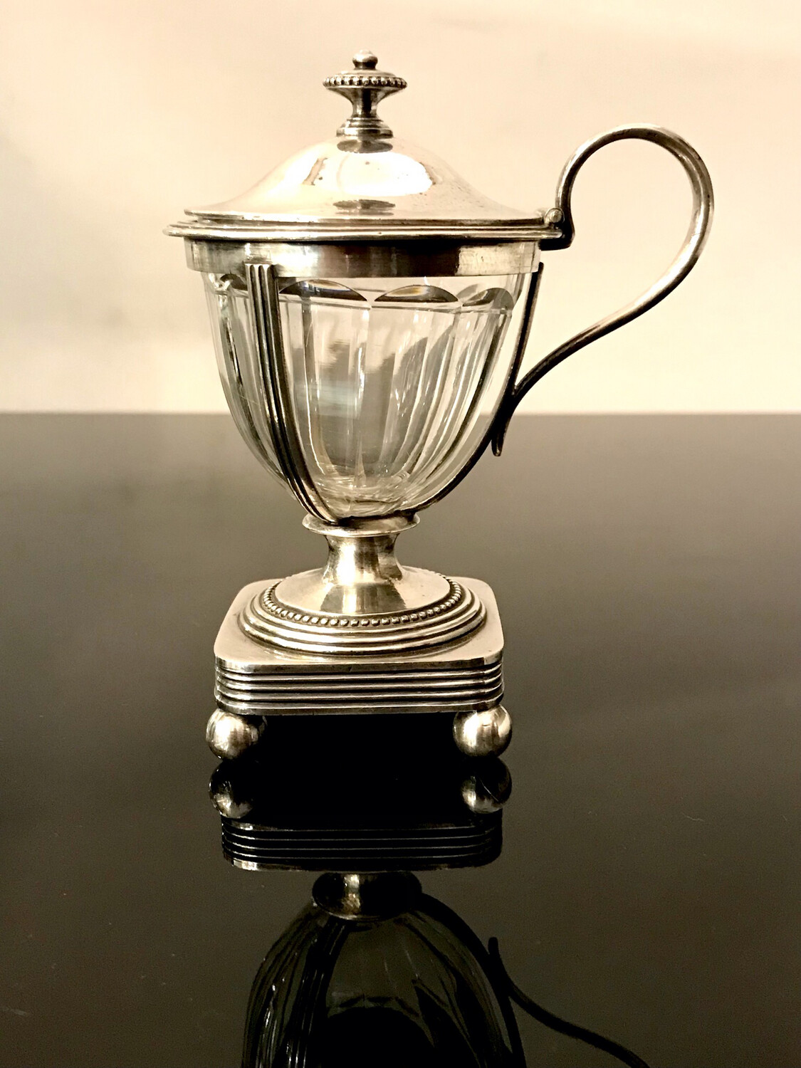 Senftopf Marke Christofle versilbertes Metall mit Glaseinsatz um 1880 Frankreich , silver plated mustard pot by french maker Christofle