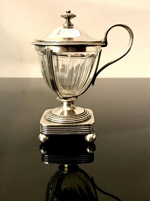 Senftopf Marke Christofle versilbertes Metall mit Glaseinsatz um 1880 Frankreich , silver plated mustard pot by french maker Christofle