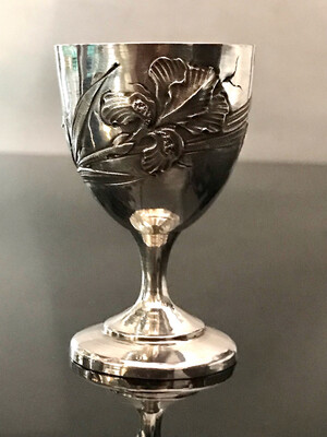 Eierbecher 950 Silber Frankreich um 1900 Jugendstil Irisblüten , art nouveau egg cup with iris decoration