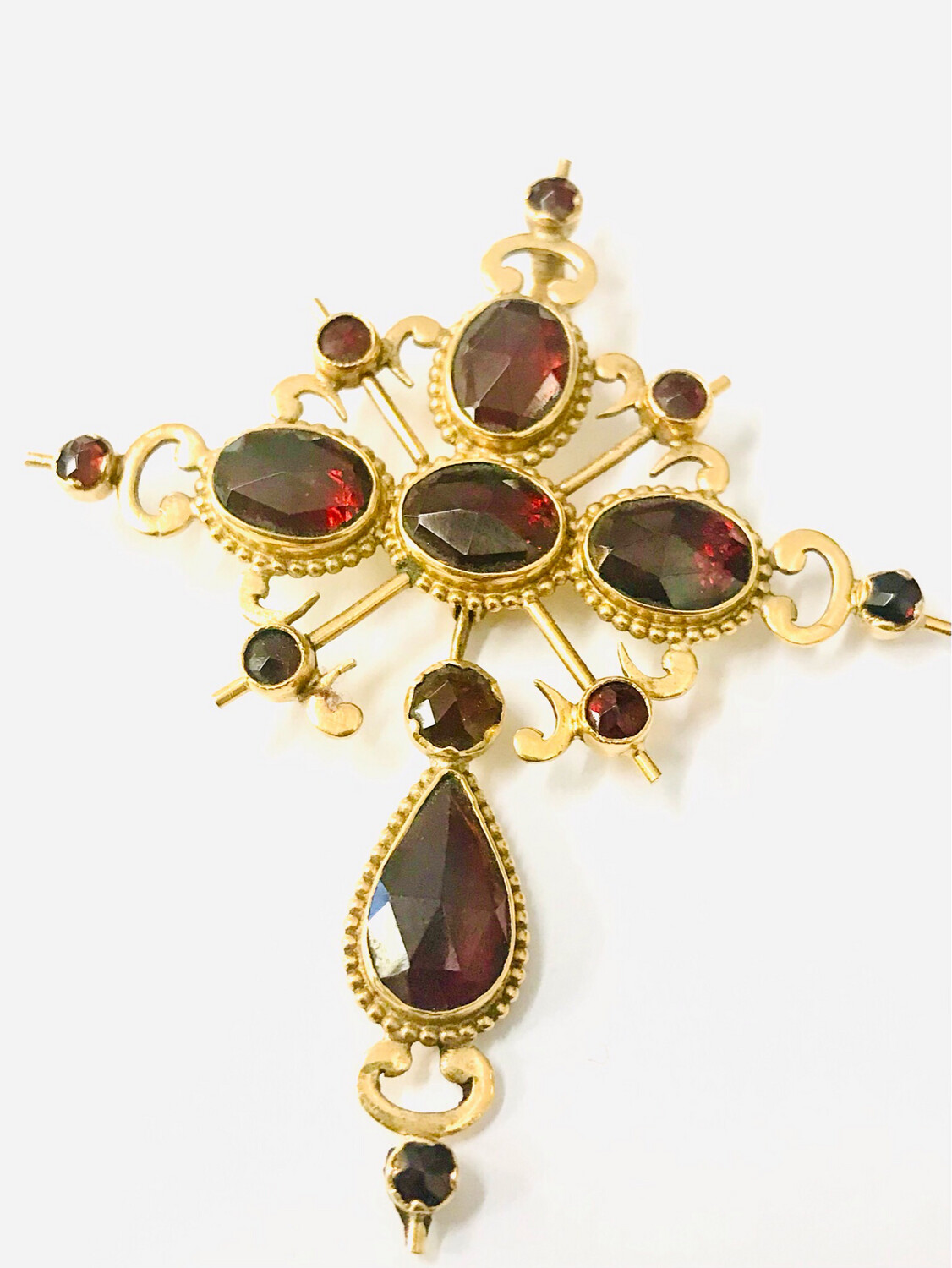 Kreuz Anhänger mit Granaten in 750 ‘er Gold Frankreich um 1790 antik , French antique cross pendant 18 ct gold, garnets, 18th century 