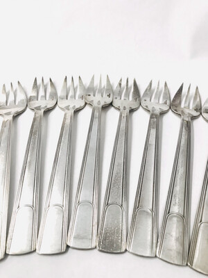 Austerngabeln 12 Stück Christofle Gabon versilbert 1937 Weltausstellung Design Fjerdingstad, Art Deco silver plated oyster forks 