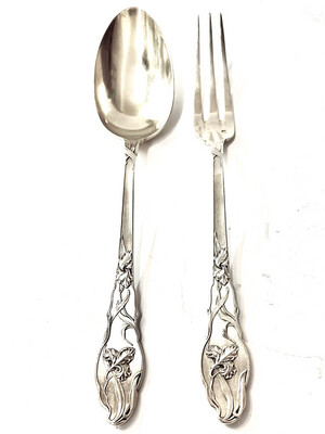 Spoon and fork Art Nouveau made from 950 silver manufactured in France from the brand “Ravinet D&#39; Enfert” decorated with iris flowers, as a christening gift or as a collector&#39;s item