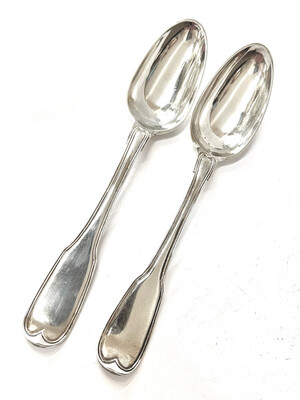 Pair of antique tablespoons 950 silver Paris hallmark for the year 1738 by Jean-Jaques Charbonne, with coat of arms of the Comte d&#39; Argent de deux Fontaines from France