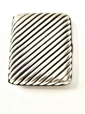 Zigarettenetui Silber um 1910 Frankreich Design mit diagonalen tiefen Rillen, silver cigarette case French 