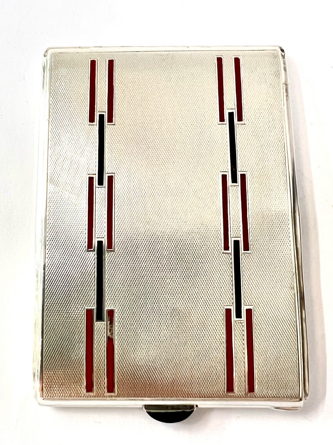 Zigarettenetui 935 Silber mit rotem und schwarzen Emaille Deutschland um 1930 mit Onyx Druckknopf , silver black and red enamel cigarette case Art Deco Germany with onyx opening button 