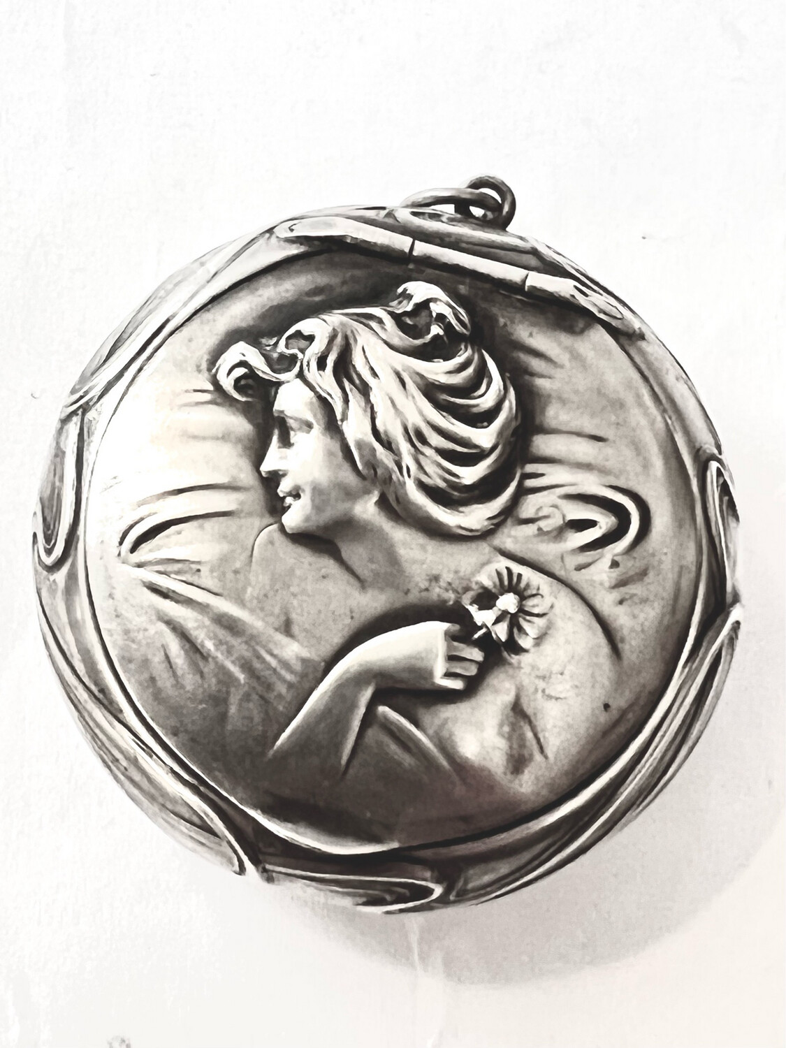Pillendose groß 800 Silber Jugendstil um 1900 Deutschland mit Frau innen vergoldet , art nouveau large silver pill box german with portrait of lady