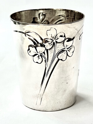 Becher Taufbecher, Weinbecher Trinkbecher 950 Silber Jugendstil um 1900 Frankreich mit Kleeblättern, French silver beacker art nouveau with clover leaf design