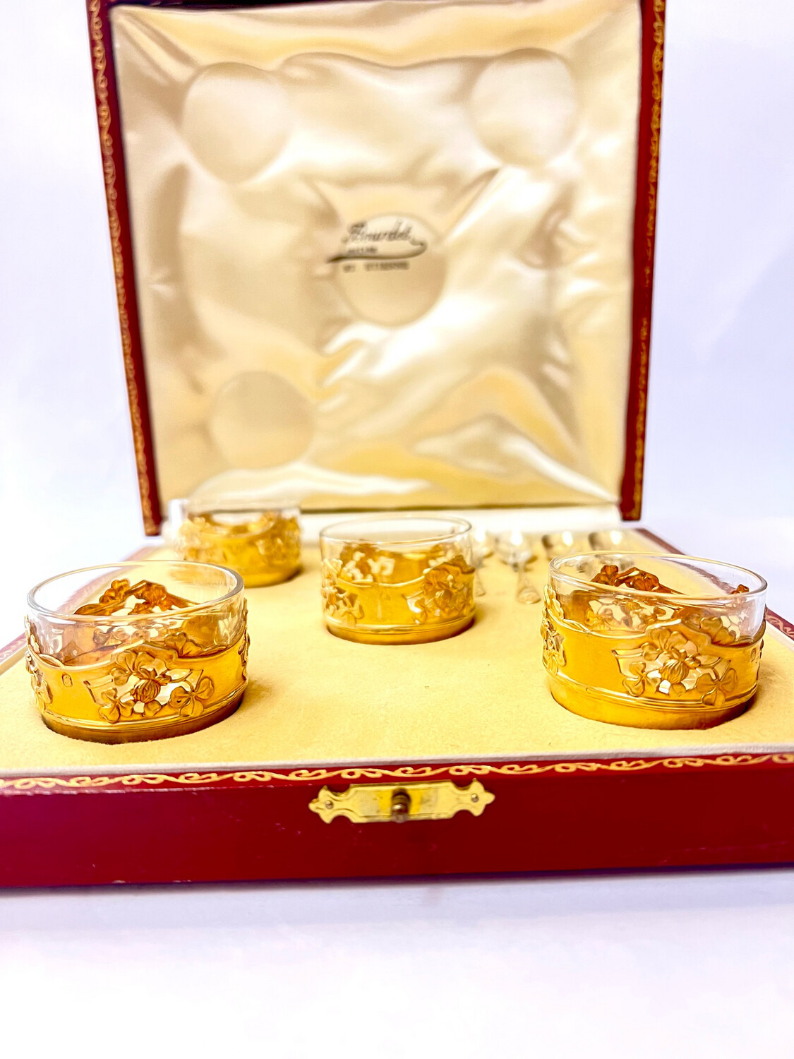 Salt dishes vessels with matching salt spoons 950 silver gold-plated Art Nouveau set of four in the original box France around 1900,