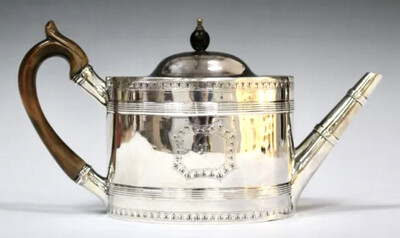 Teapot 925 sterling silver, 18th century England London Great Britain Robert Hennell 1779 George III