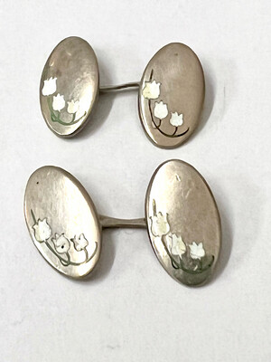 Paar Manschettenknöpfe versilbert emailliert mit Maiglöckchen Jugendstil Art Deco 