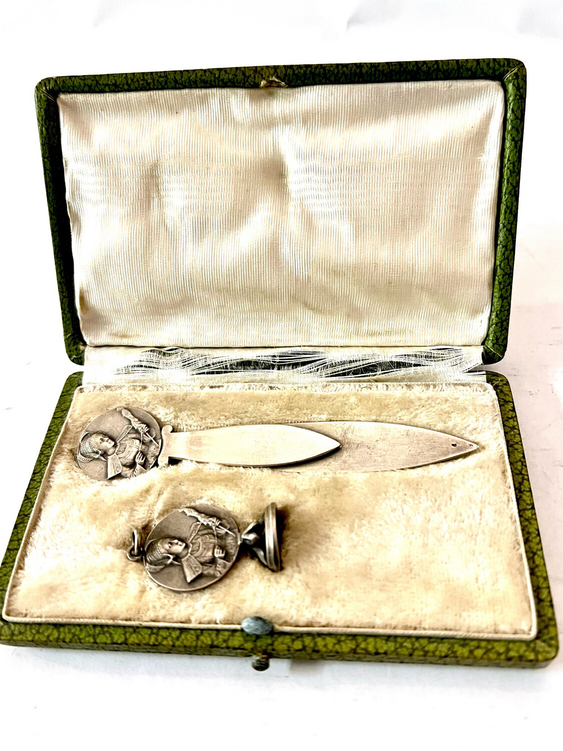 Lesezeichen Brieföffner, Petschaft Silber Jugendstil, Frankreich Bretagne Motiv im Original Etui um 1900 bretonisches Wappen  