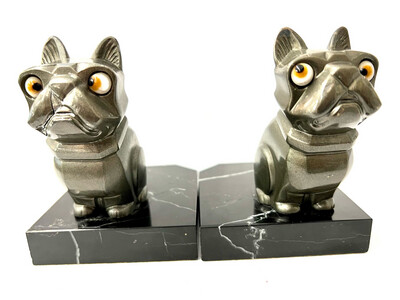 French Bulldog bookends signed H. Moreau Art Deco circa 1925 with glass eyes, mounted on marble base