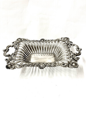Biedermeier silver basket Germany 19th century openwork with bars and shell, very elegant, very fragile