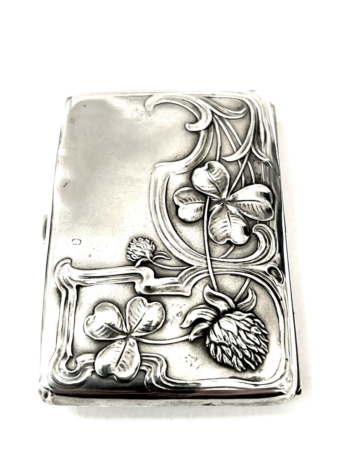 Cigarette case Art Nouveau 800 silver gold-plated inside Germany around 1900 with plastic clover leaves and flowers, suitable for cigarettes with filters from today