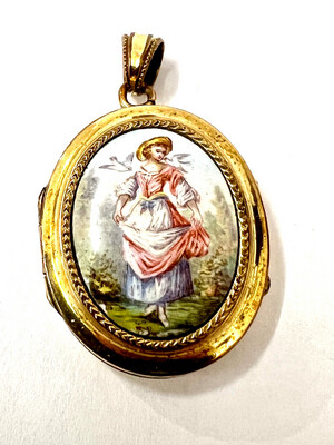 Locket gold plated with enamelled picture of a girl with 2 doves ca. 1880 for photographs 