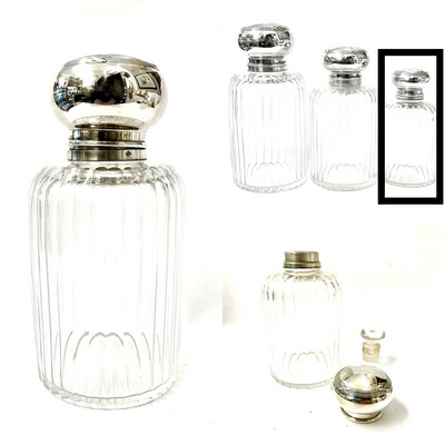 Smaller bottle in 950 silver with glass stopper cut crystal France around 1900 brand Saglier Frères cross band pattern. This is the smallest bottle of the total of 3 bottles in different sizes