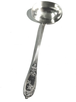 French sauce ladle silver Art Nouveau around 1900 France, decorated with flowers floral pattern