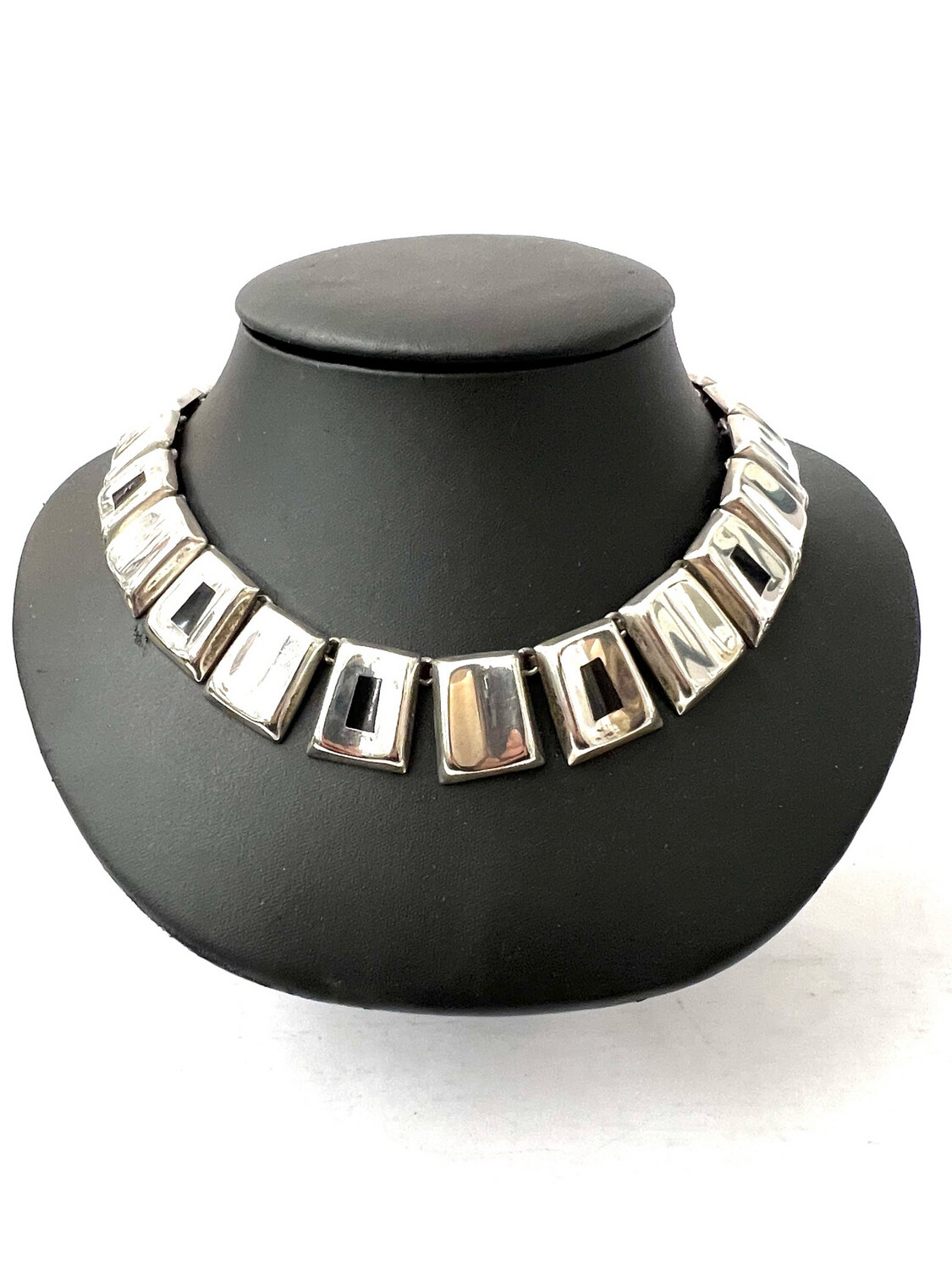 Necklace 925 Sterling silver Mexico modernist with onyx inlay, circa 1960s