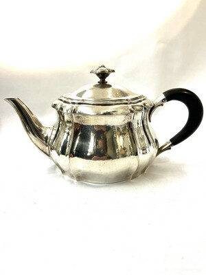 Antique teapot made of solid 800 silver from the German brand Koch &amp; Bergfeld around 1910 Germany hand-driven work with wooden handle
