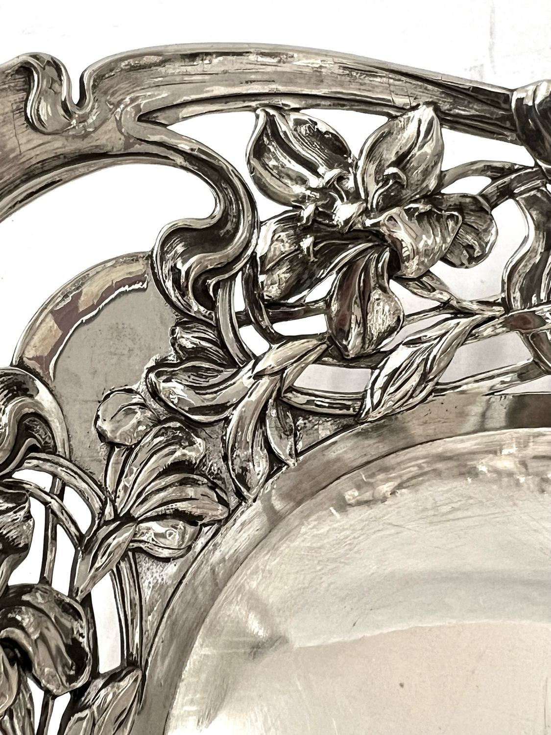 Silver 800/1000 bowl, fruit bowl, bread bowl, Art Nouveau around 1900 Germany with openwork, floral pattern, lilies