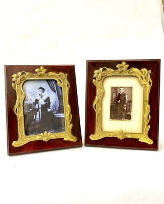 Paar Jugendstil Fotorahmen um 1900 Holz mit Iris Blüten Dekor aus Bronze 