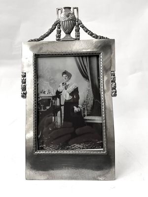 WMF photo frame around 1910 Britannia metal with amphora and rose decoration with a stand
